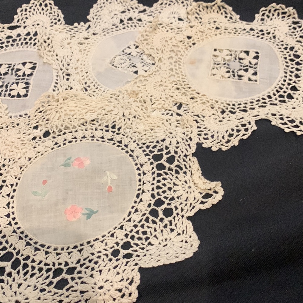 Vintage Handmade Doilies (5) - Picture 4 of 5